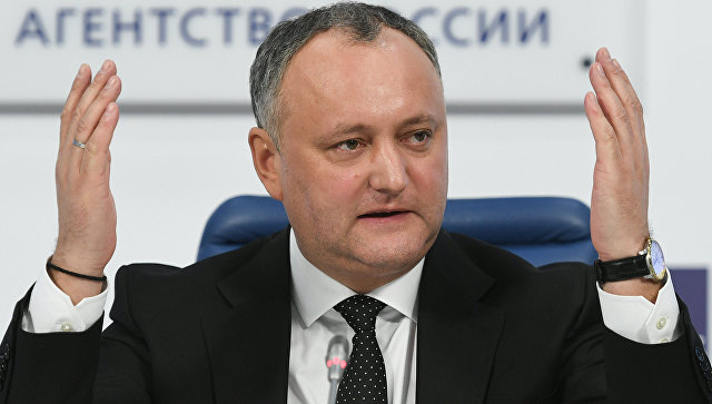 Суд відсторонив президента Молдови від посади