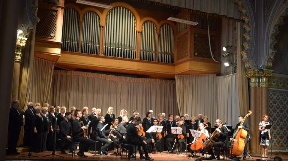 До Дня Ужгорода у великому залі обласної філармонії відбувся концерт