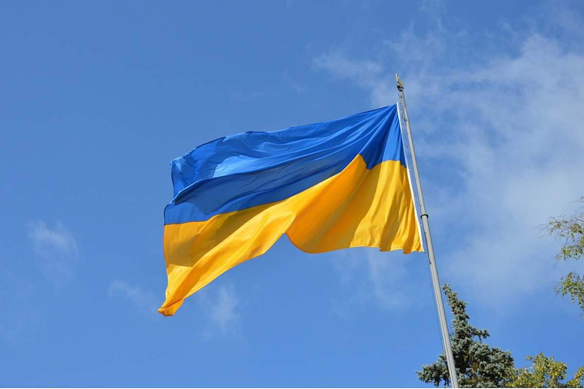 Мукачівця звинуватили у публічній нарузі над Державним прапором України