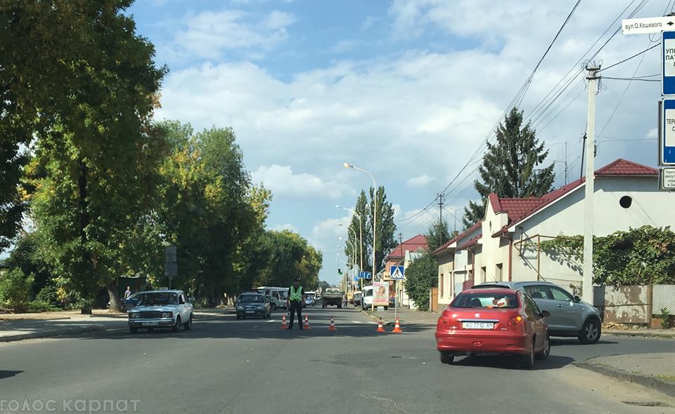 В Ужгороді дві вантажівки потрапили в ДТП