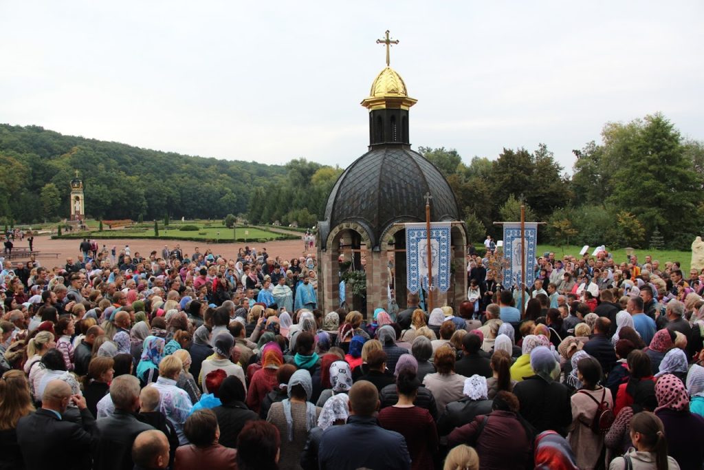 У Зарваниці відбулася чисельна проща вірних з Мукачева (ФОТО)