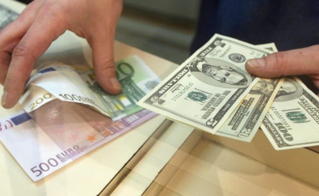 Долар і євро стрімко дорожчають: курс валют на 17 вересня