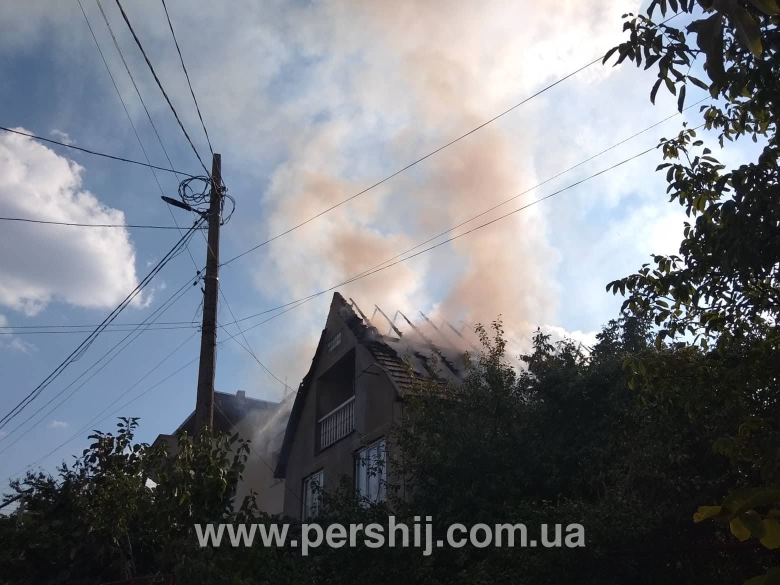 З'явились фото та відео з місця пожежі в Мукачеві (ФОТО+ВІДЕО) ОНОВЛЕНО