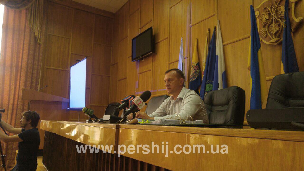 В Ужгородській міській раді відбулось засідання з питання капітального ремонту Набережної Незалежності (ВІДЕО)