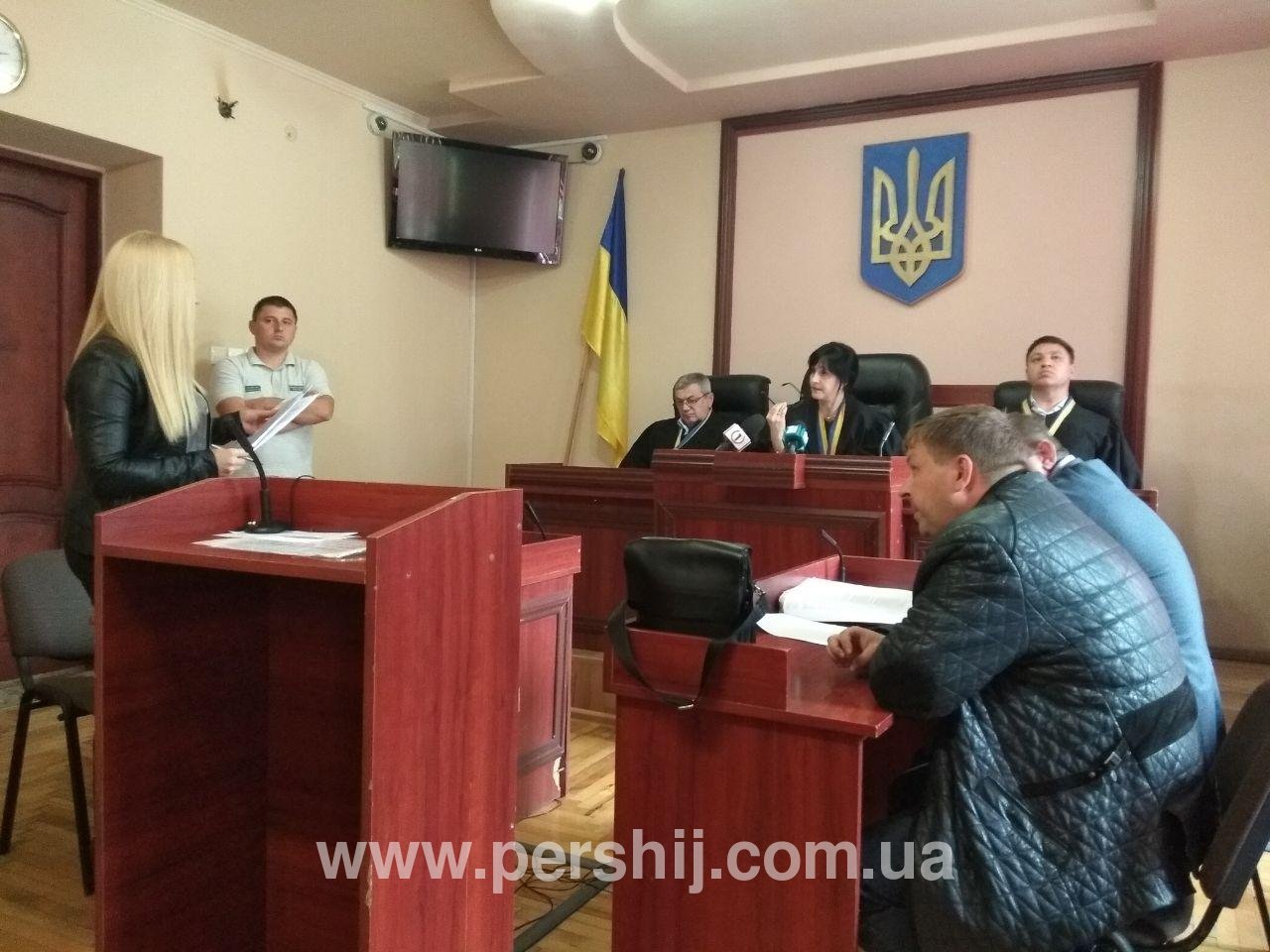 Судове засідання у Мукачеві: стікає строк тримання під вартою обвинуваченого у вбивстві (ФОТО)