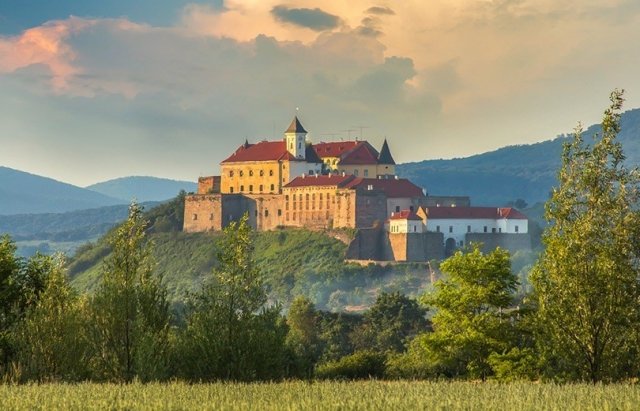 В ТОП-10 кращих замків України увійшли три замки із Закарпаття