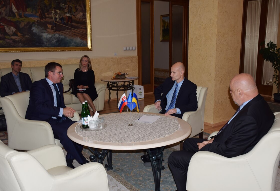 На Закарпатті з робочим візитом перебувала делегація Стратегічної групи радників Прем’єр-міністра України з підтримки реформ (ФОТО)