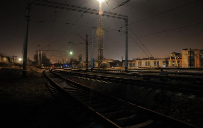 Моторошний суїцид: у Мукачеві проти ночі чоловік кинувся під потяг