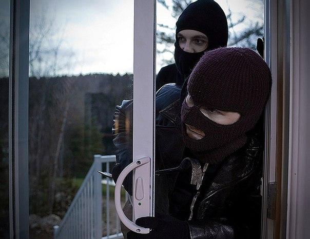 В Ужгороді було обкрадено будинок. Ймовірних крадіїв вже затримано