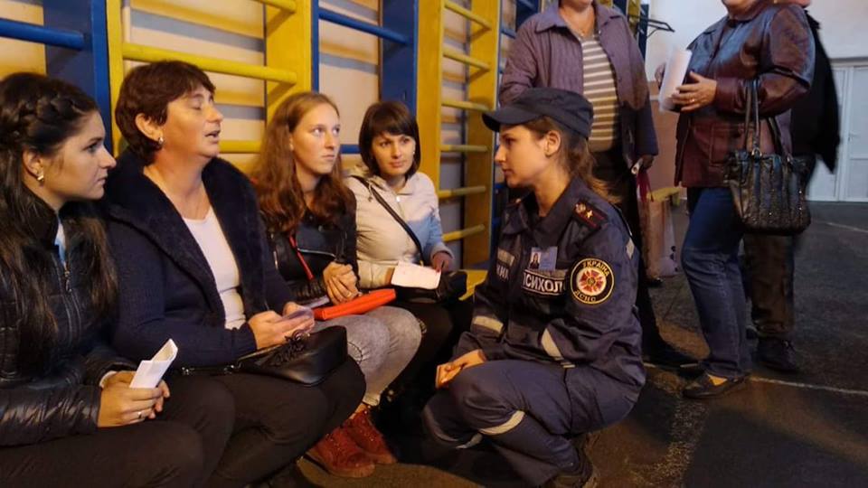 Психологи ДСНС Закарпаття навчали, що робити у випадку можливого катастрофічного затоплення (ФОТО)