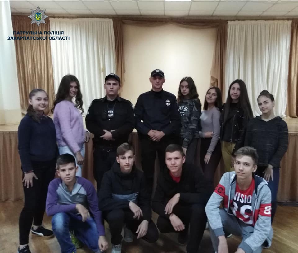 Мукачівським школярам розповіли про важливість дотримання ПДР (ФОТО)