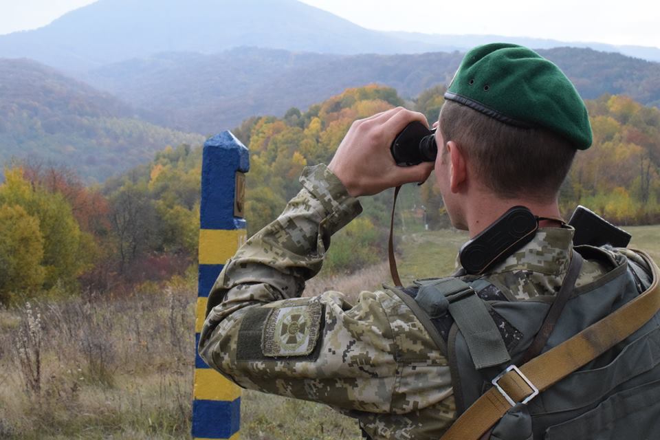 На Українсько-Словацькому кордоні затримали двох громадян Азербайджану без документів