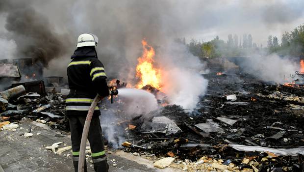 В Ужгороді вандали палили сміттєві контейнери