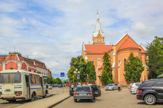 У Мукачеві скасували два важливих автобусних маршрути