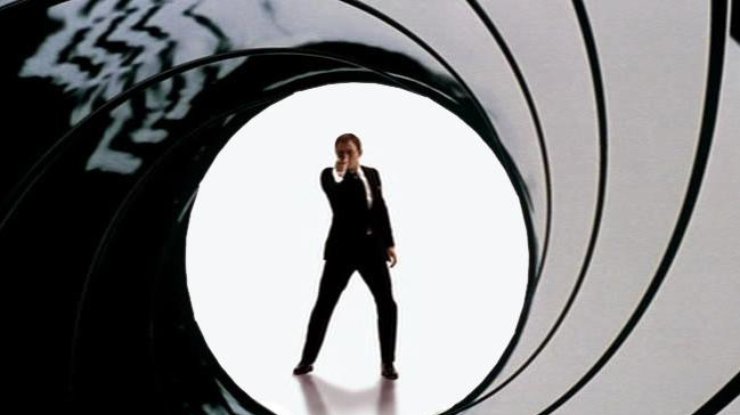 Продюсер "Джеймса Бонда" заявила, що агент 007 ніколи не буде жінкою