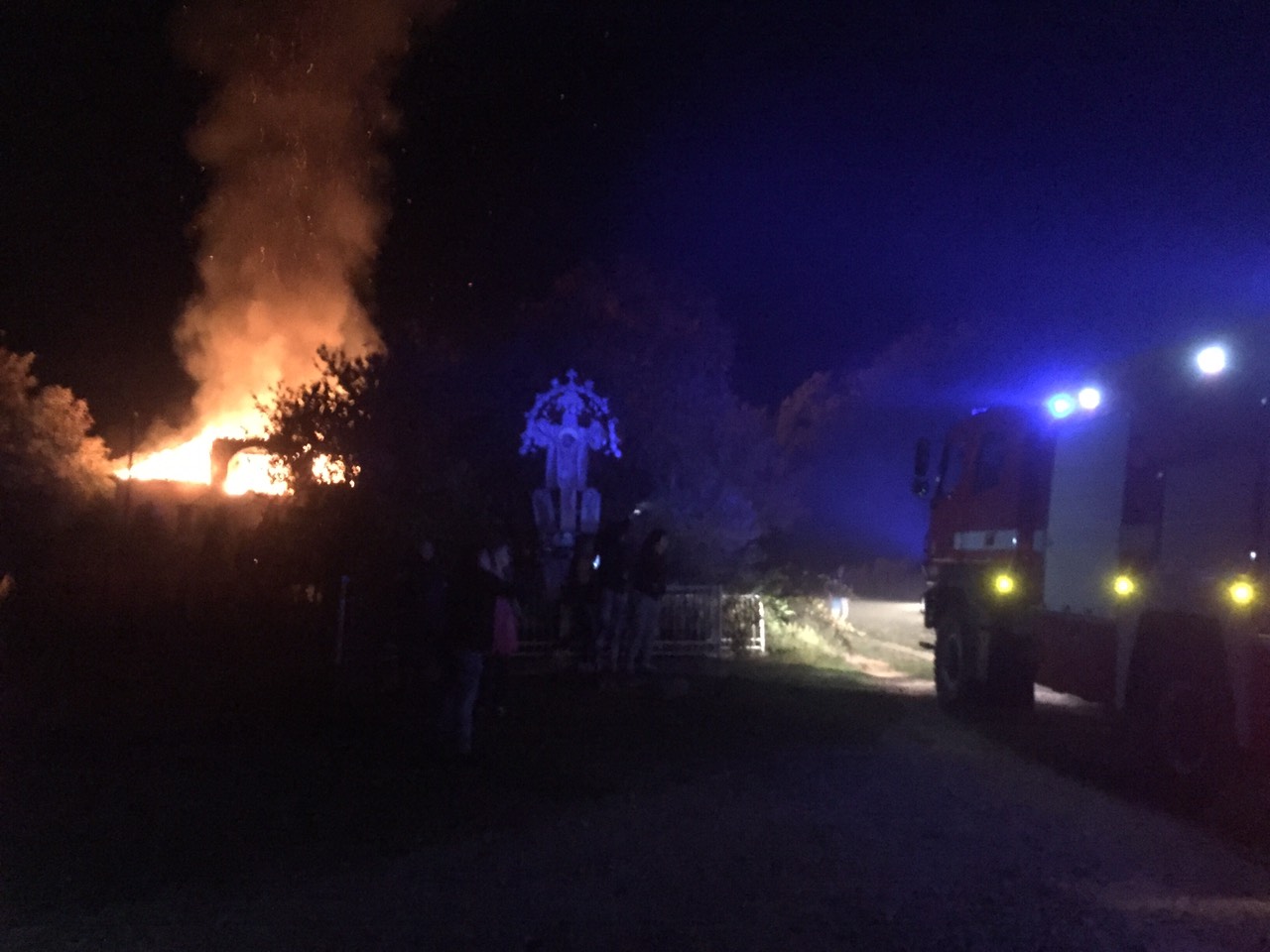 На Ужгородщині у вогні загинув власник оселі - рятувальники розповіли деталі трагедії (ФОТО)