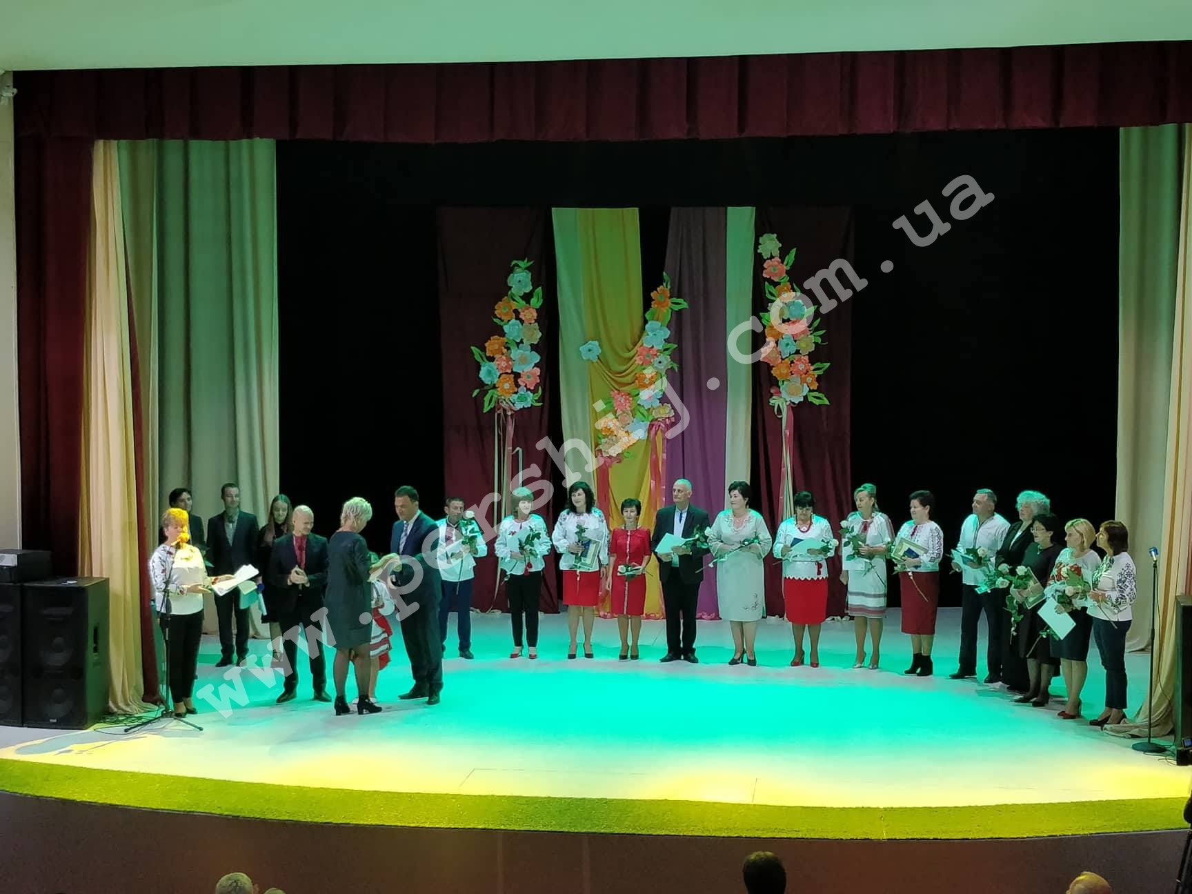 17 працівників освіти Закарпаття отримали свої премії (ФОТО)