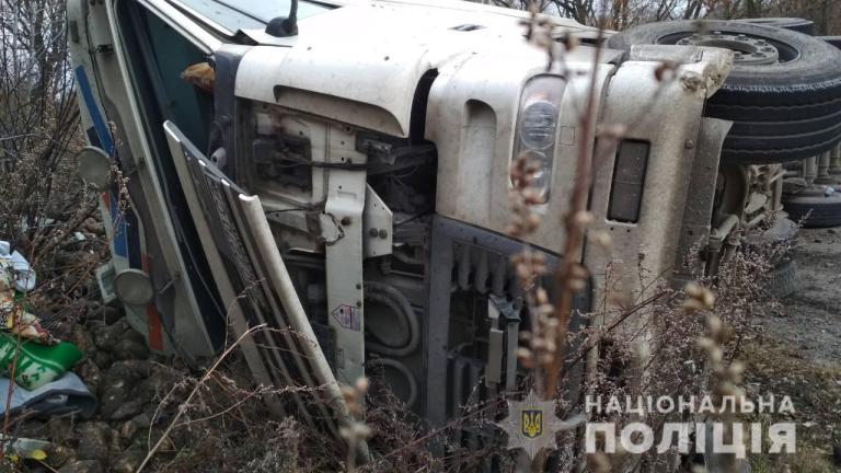 Є постраждалі: на трасі «Київ-Чоп» трапилась ДТП з вантажівкою (ФОТО)