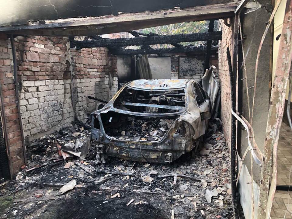 Бізнесмен з Ужгорода стверджує що до підпалу гаража з авто причетний бандит Рахімов