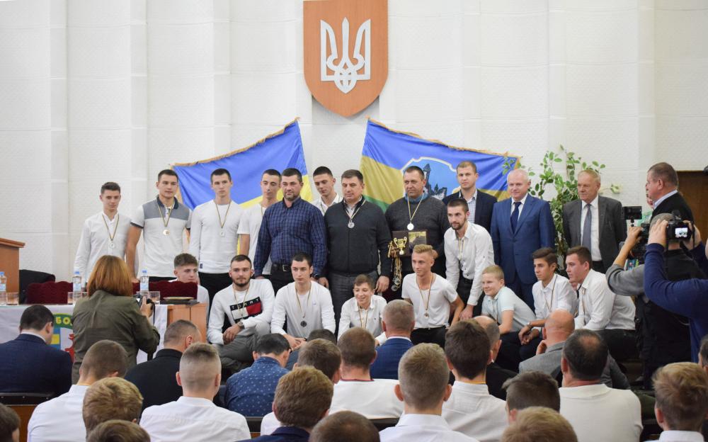 В Ужгороді нагородили призерів чемпіонату Закарпаття та першості області з футболу 2018