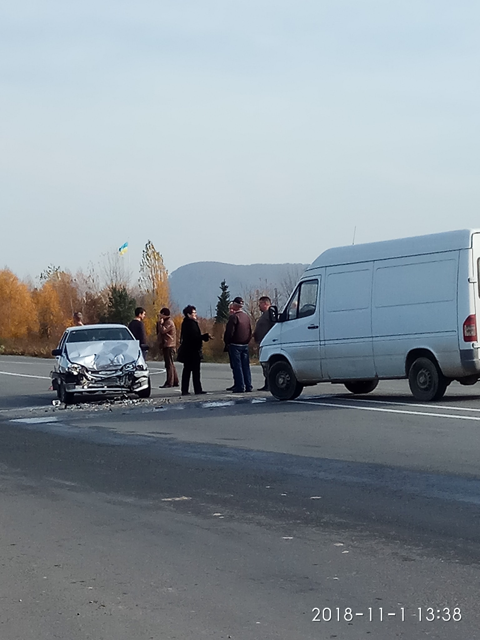 На Хустщині сталась ДТП за участі легкової автівки та мікроавтобуса (ФОТО)