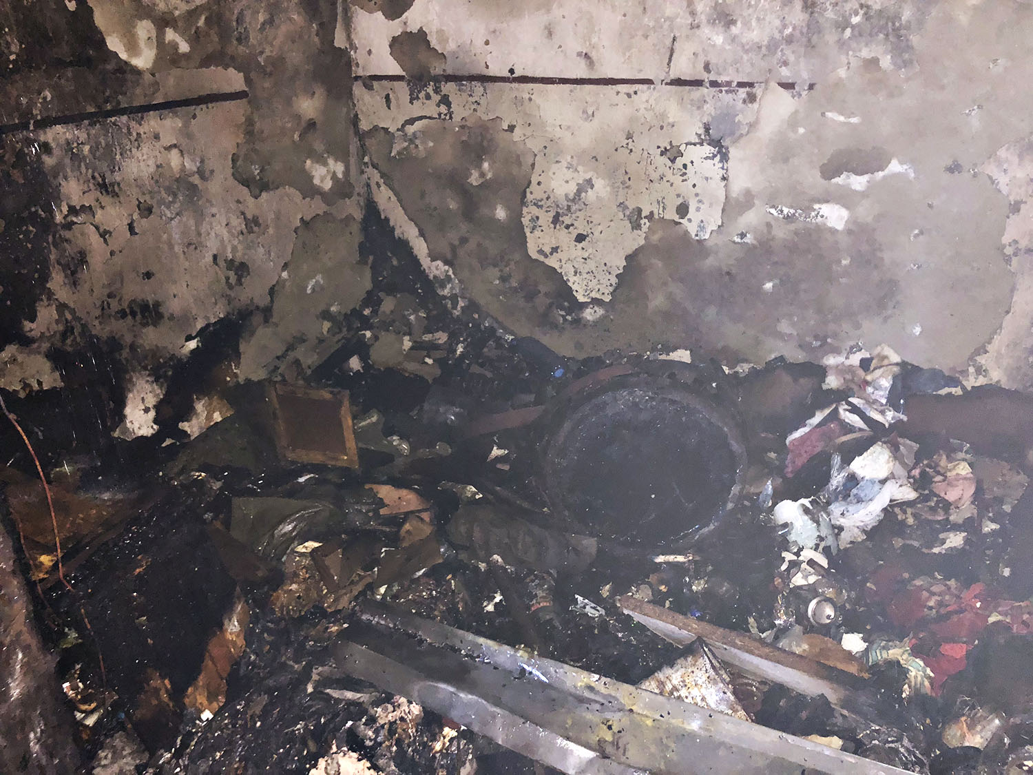 В Ужгороді під час пожежі чоловік знаходився у підвалі двоповерхівки