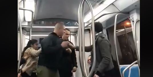 "Ти *ля, я фашист, с*ка" - українець побив пасажира у метро в Римі (ВІДЕО 18+)