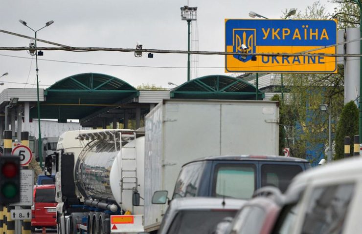 Польща загрожує депортацією українцям за блокаду кордону – ДФС