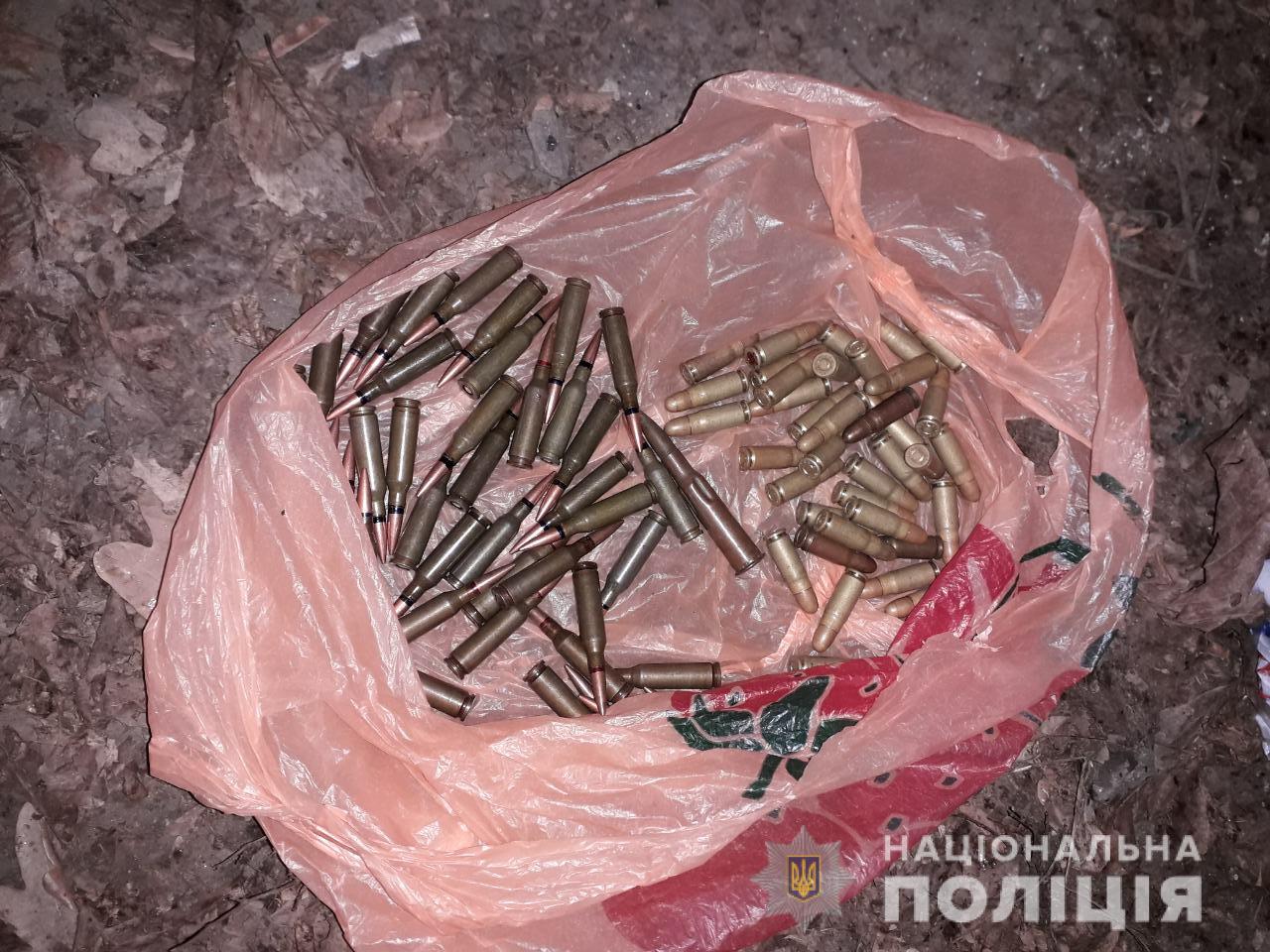 У Мукачеві та Ужгороді затримали продавців боєприпасів