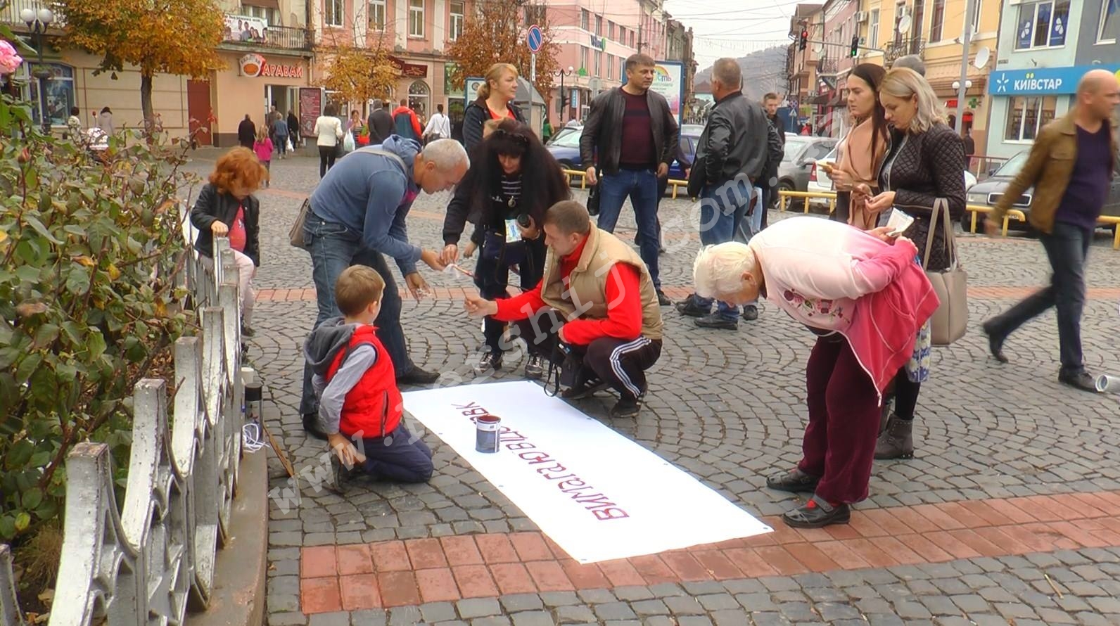 Проти уряду: мукачівці вийшли на вулицю (ФОТО)