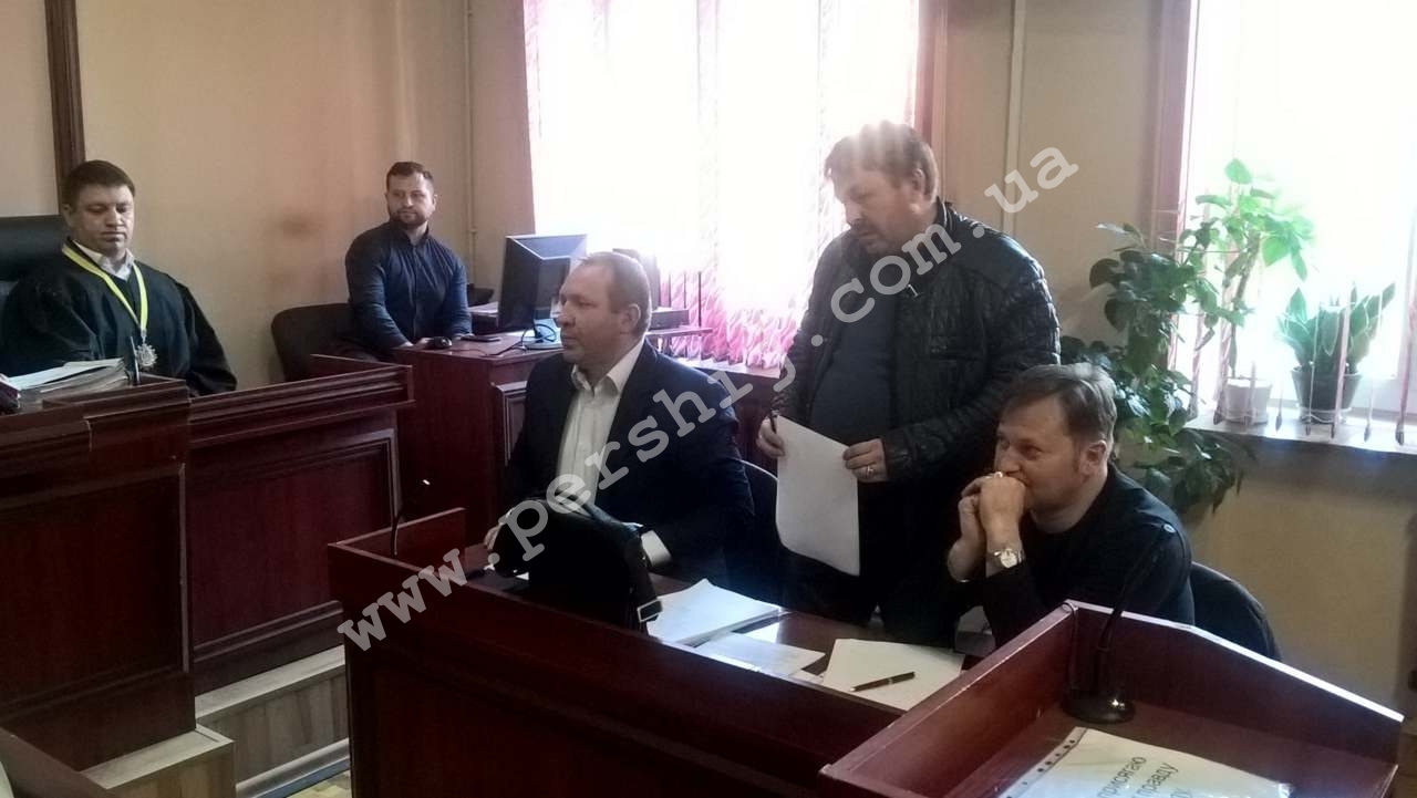 Розпочалися дебати: в Мукачеві триває судове засідання у справі вбивства Михайла Глеби (ФОТО)