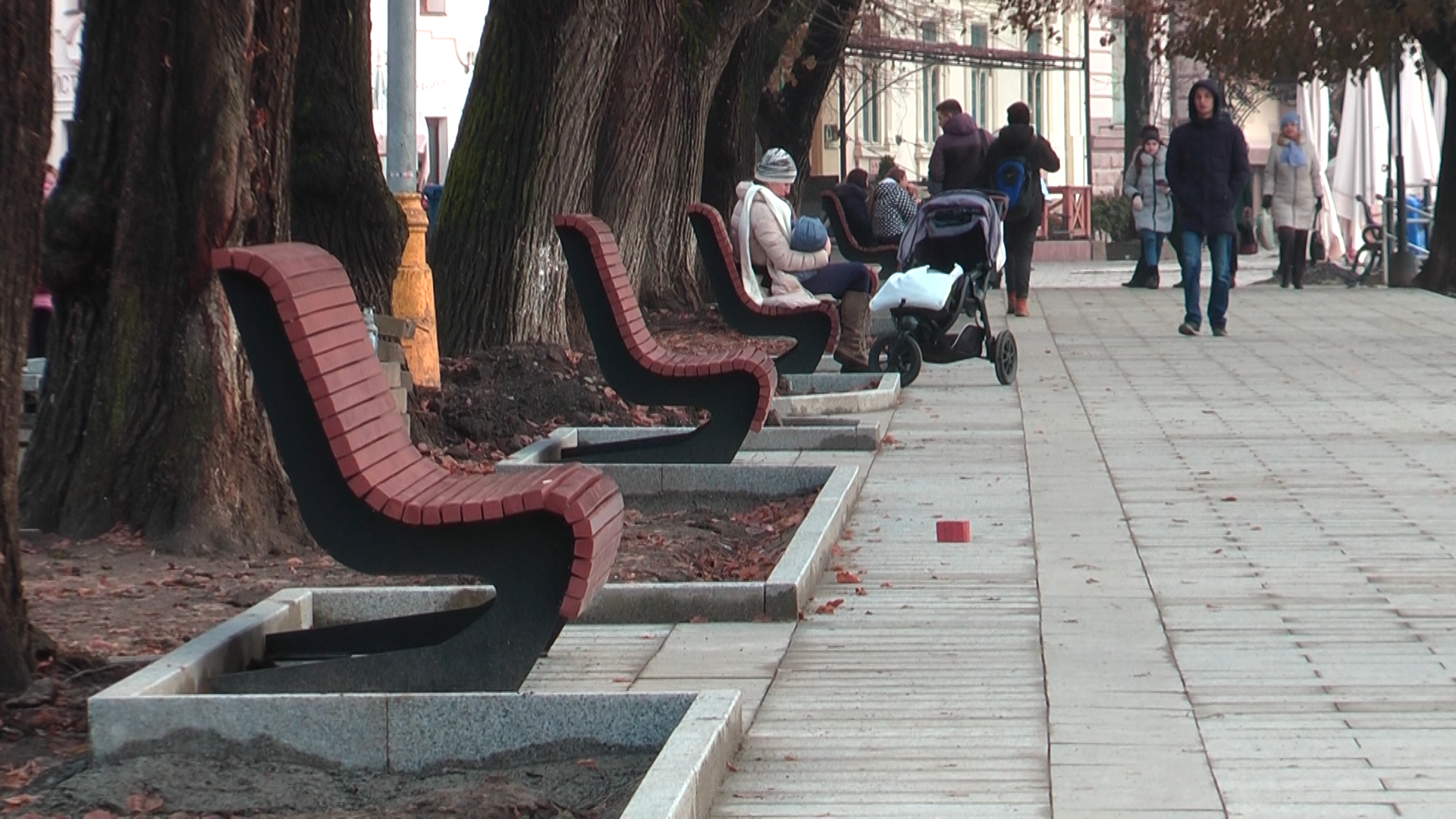 Як виглядає набережна Незалежності в Ужгороді після ремонту за 22 мільйони? (ВІДЕО)