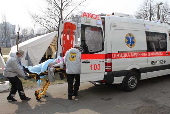 Трагедія у Виноградові: чоловік помер у кареті швидкої