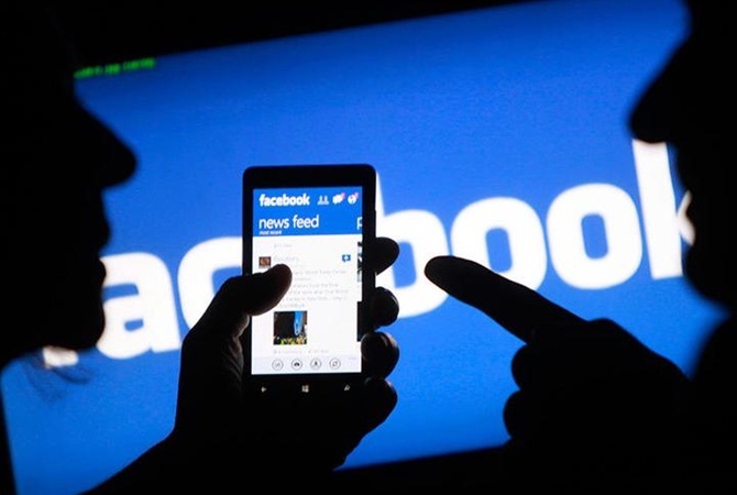"Фейсбук" опинився у центрі гучного скандалу: компанія відкрила доступ до особистого листування користувачів