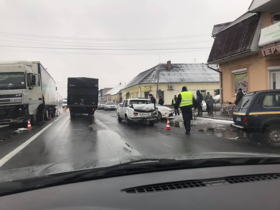 ДТП на трасі "Київ-Чоп" у Закарпатті (ФОТО)