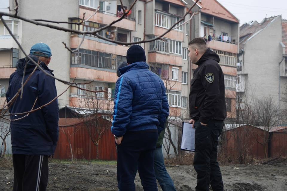 В Ужгороді конфлікт між мешканцями вулиці та підрядником (ФОТО)