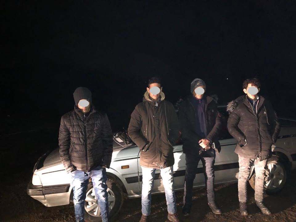Чопськи прикордонники затримали поблизу Ужгорода групу нелегалів з Марокко (ФОТО)