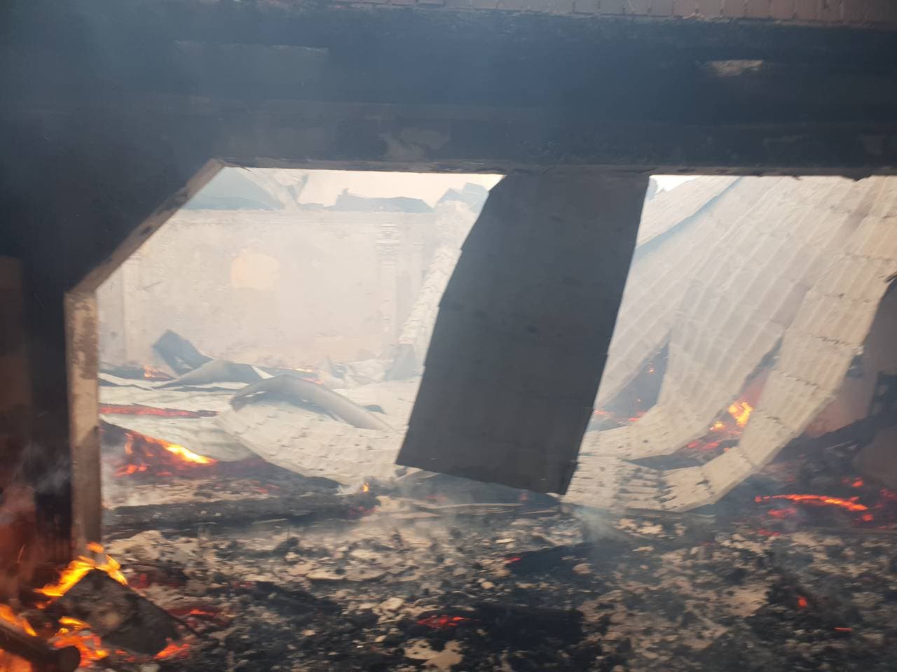 Рятувальники показали пожежу у весільному салоні на Хустщині (ФОТО)