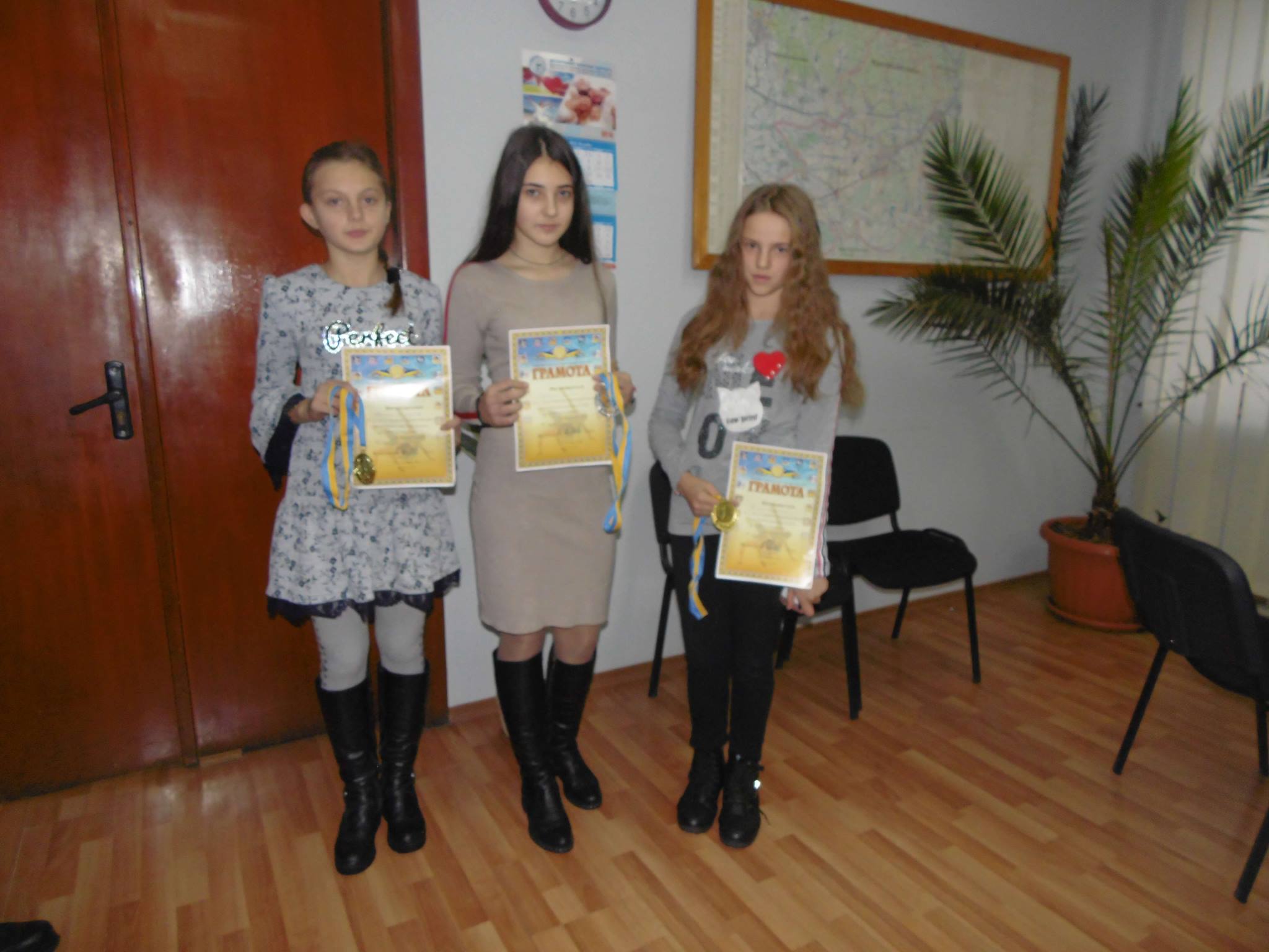 Тендітні дівчата з Мукачівщини стали переможницями обласного чемпіонату з вільної боротьби