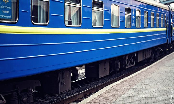 Потяг "Лисичанськ-Ужгород" потрапив у страшну аварію (ФОТО)