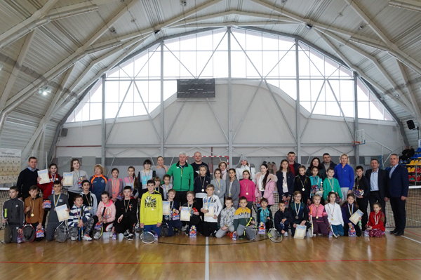 Близько 50 учасників з різних куточків Тячівщини взяли участь у змаганнях з великого тенісу (ФОТО)