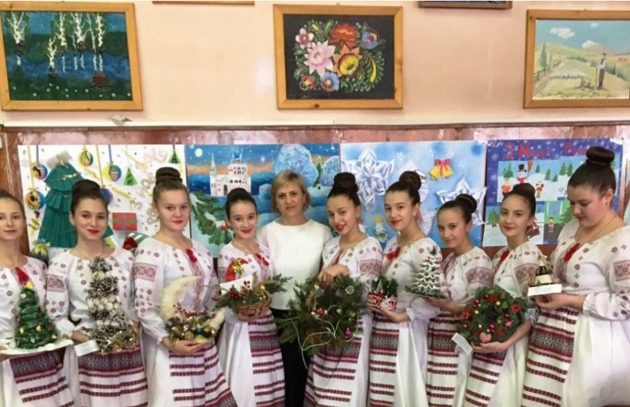 На Тячівщині триває виставка присвячена новорічним святам (ФОТО)