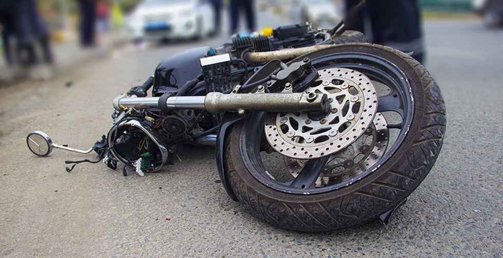 На Хустщині мотоцикліст "під шофе" не розминувся з автомобілем "Mercedes-Benz"