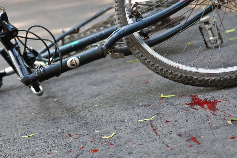 В Ужгороді сталася смертельна ДТП: автівка наїхала на велосипедиста