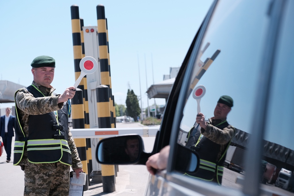 За добу Україна "завернула" 100 росіян, РФ - 40 українців, - Держприкордонслужба