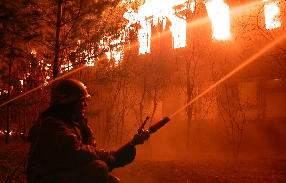 Масштабну пожежу ліквідовують рятувальники на Іршавщині (ФОТО)