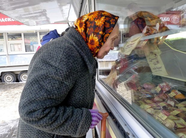 Регулярні перевірки та штрафи: українським пенсіонерам приготували нові знущання