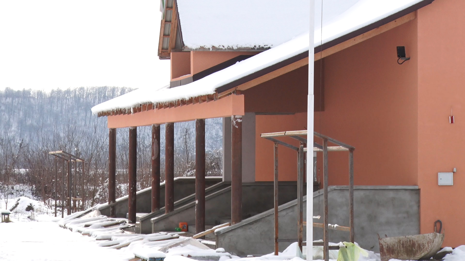 У селі Рокосово Хустського району будують спортивну школу (ВІДЕО)