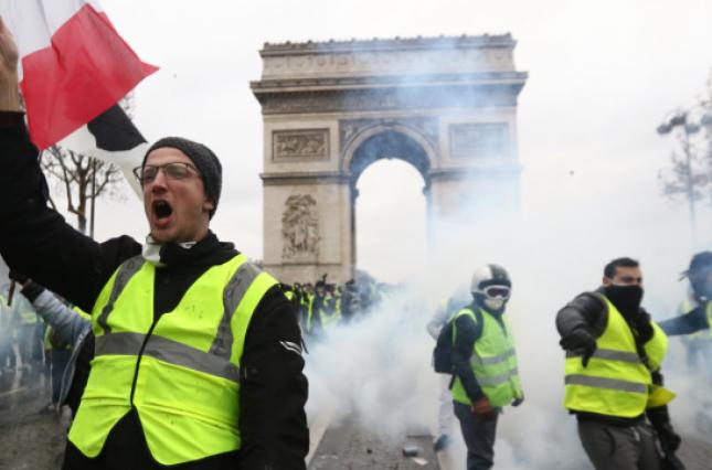 У Парижі триває 11 коло протесту: "жовті жилети" не здаються