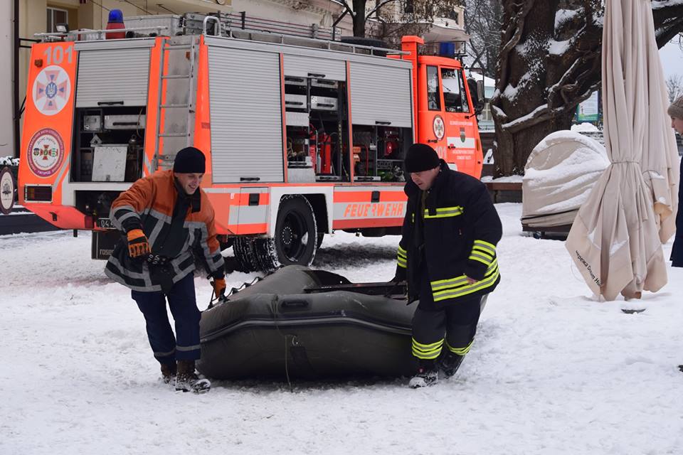 В Ужгороді рятували пернатих мешканців міста (ФОТО)